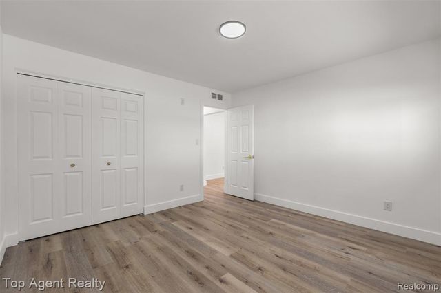 29492 Geraldine Drive, Warren, MI 48093