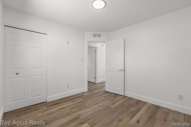 29492 Geraldine Drive, Warren, MI 48093