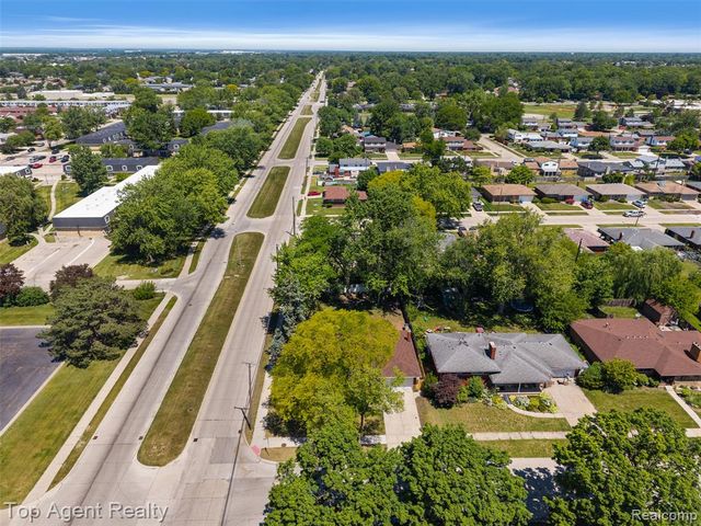 29492 Geraldine Drive, Warren, MI 48093