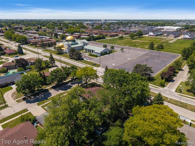 29492 Geraldine Drive, Warren, MI 48093