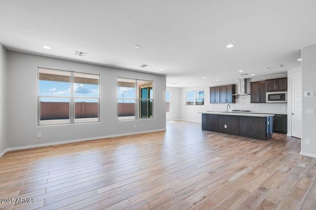 25109 N 171ST Avenue, Surprise, AZ 85387