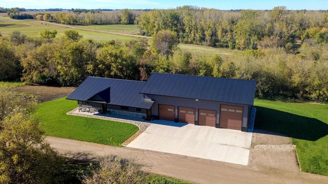 18496 Walden Avenue, Hutchinson, MN 55350