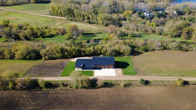 18496 Walden Avenue, Hutchinson, MN 55350