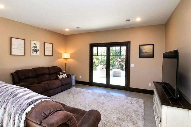 18496 Walden Avenue, Hutchinson, MN 55350