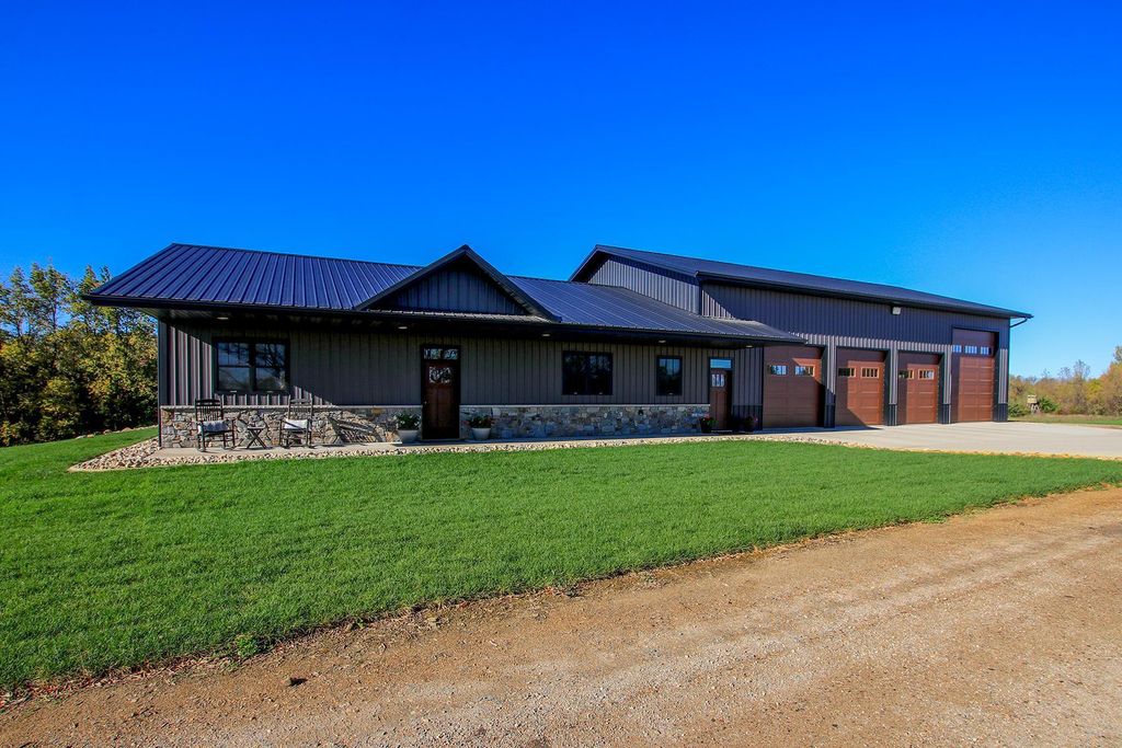 18496 Walden Avenue, Hutchinson, MN 55350