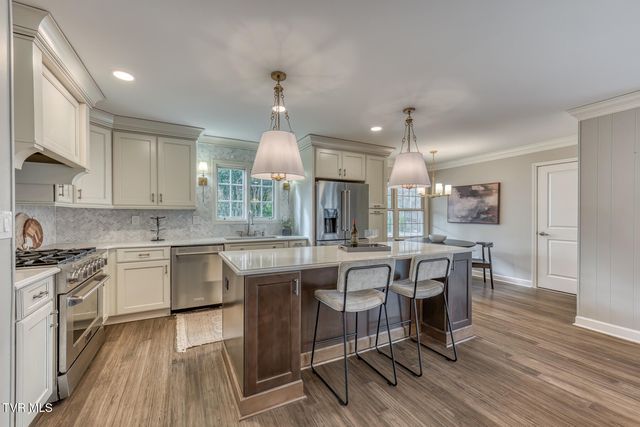 1607 Woodmont Drive, Johnson City, TN 37601