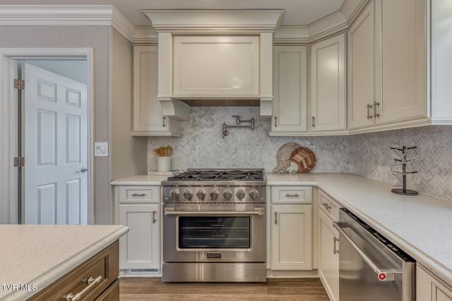 1607 Woodmont Drive, Johnson City, TN 37601