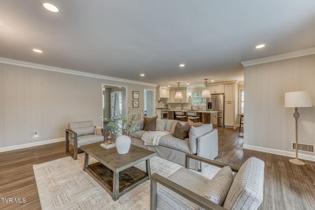 1607 Woodmont Drive, Johnson City, TN 37601