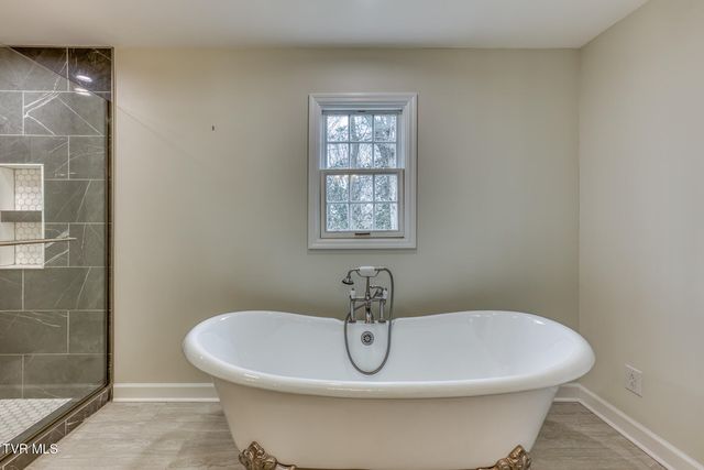 1607 Woodmont Drive, Johnson City, TN 37601