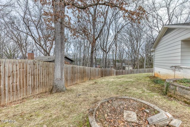 1607 Woodmont Drive, Johnson City, TN 37601