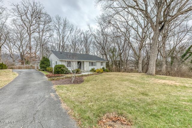 1607 Woodmont Drive, Johnson City, TN 37601