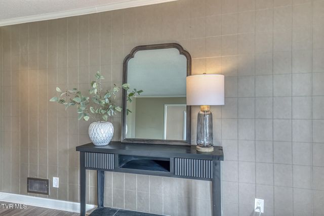 1607 Woodmont Drive, Johnson City, TN 37601