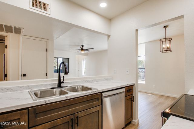 8080 E Speedway Blvd Unit 607, Tucson, AZ 85710