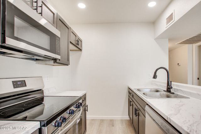 8080 E Speedway Blvd Unit 607, Tucson, AZ 85710