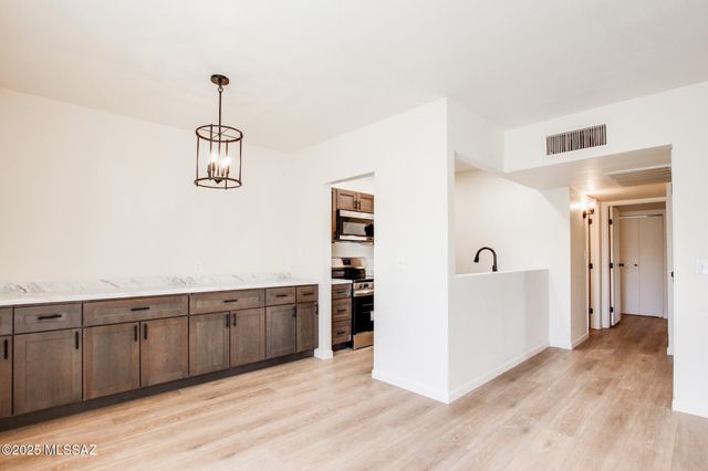 8080 E Speedway Blvd Unit 607, Tucson, AZ 85710