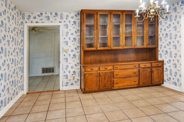 1055 Harmony Circle, Weatherford, TX 76087