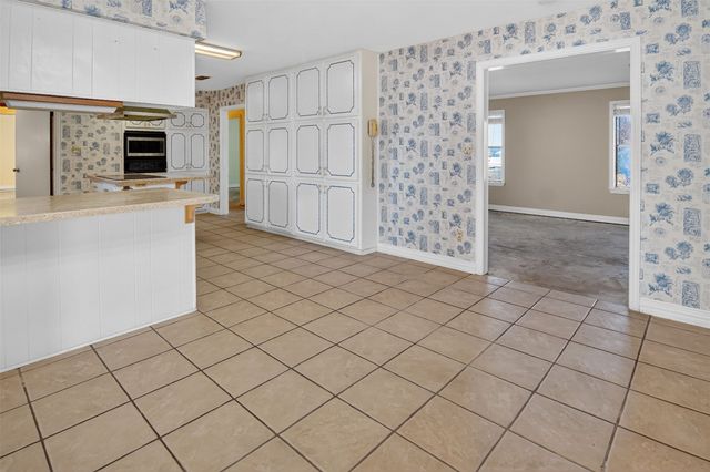 1055 Harmony Circle, Weatherford, TX 76087