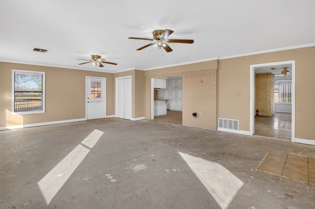 1055 Harmony Circle, Weatherford, TX 76087