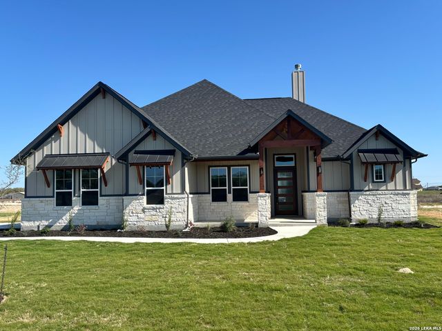 164 Pradera Ridge Drive, Floresville, TX 78114