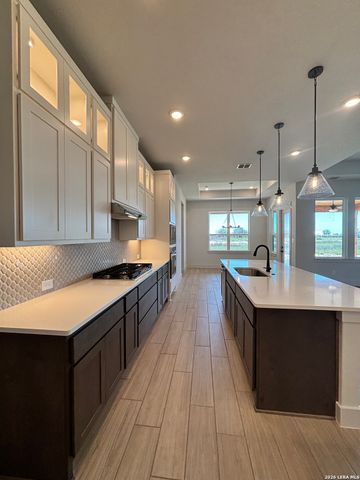 164 Pradera Ridge Drive, Floresville, TX 78114