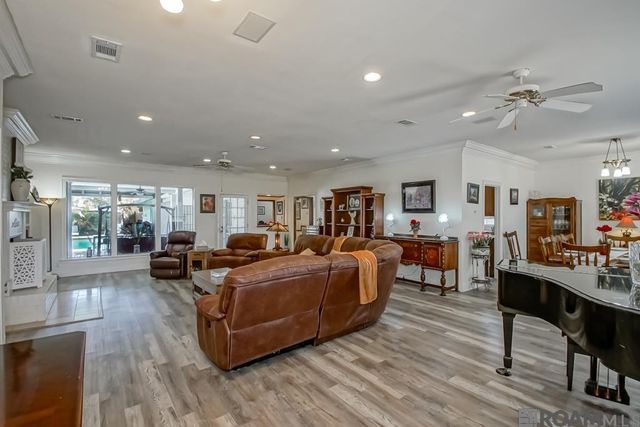 4626 Lake Lawford Ct, Baton Rouge, LA 70816