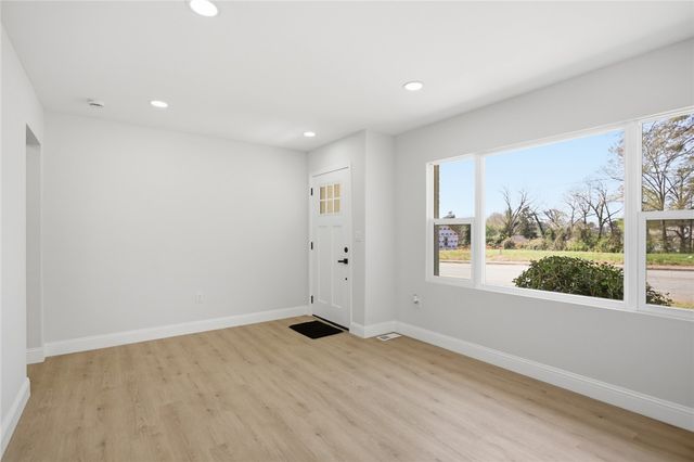 209 Pine Street, Seneca, SC 29678