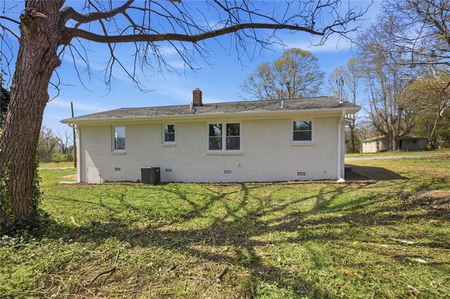 209 Pine Street, Seneca, SC 29678