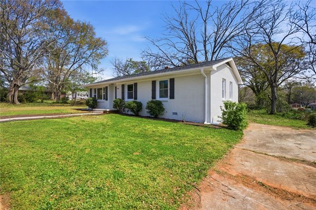 209 Pine Street, Seneca, SC 29678