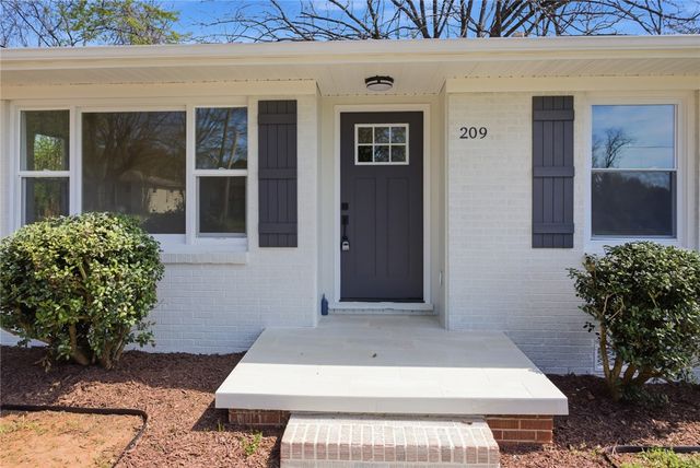 209 Pine Street, Seneca, SC 29678