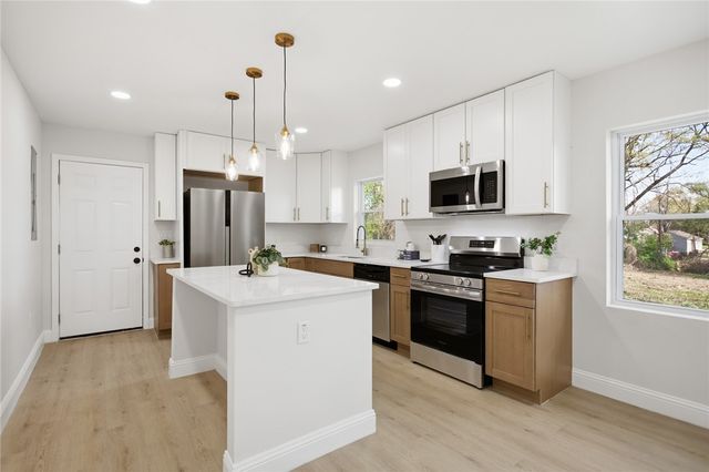 209 Pine Street, Seneca, SC 29678