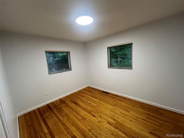 1506 Ledbury Drive, Bloomfield Charter Township, MI 48304