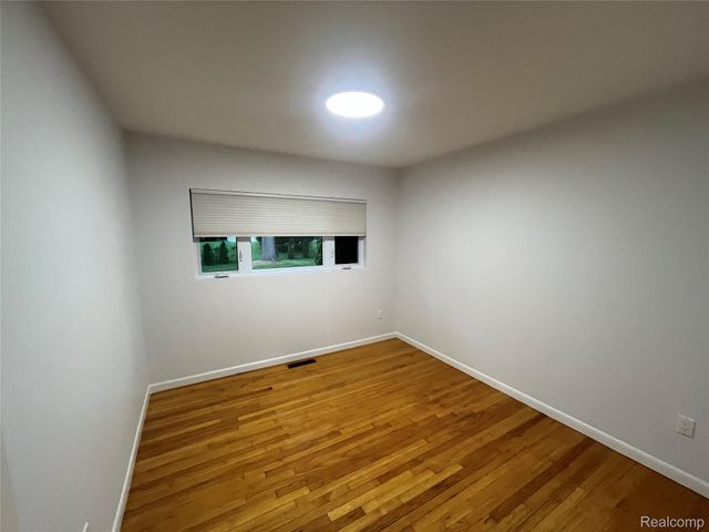 1506 Ledbury Drive, Bloomfield Charter Township, MI 48304