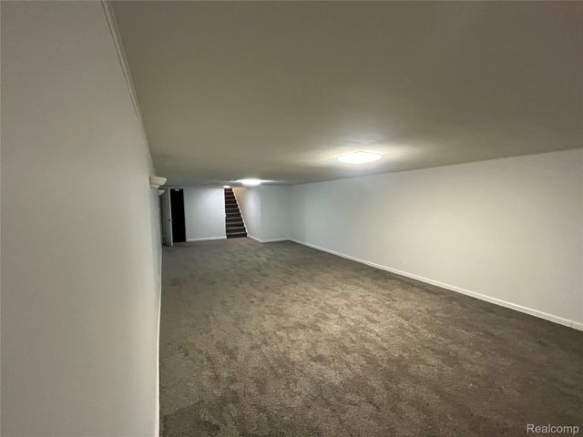 1506 Ledbury Drive, Bloomfield Charter Township, MI 48304