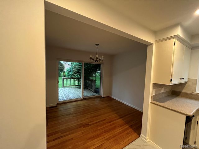 1506 Ledbury Drive, Bloomfield Charter Township, MI 48304