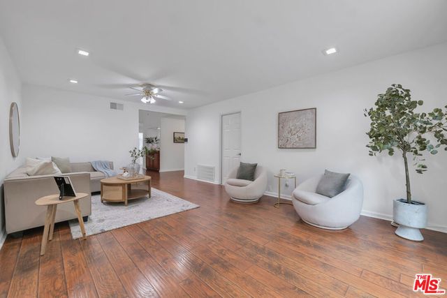 11700 Doral Avenue, Porter Ranch, CA 91326