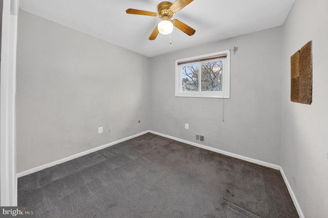 1030 CRESTHAVEN DR, Silver Spring, MD 20903