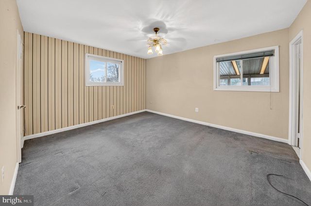 1030 CRESTHAVEN DR, Silver Spring, MD 20903