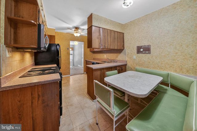 1030 CRESTHAVEN DR, Silver Spring, MD 20903