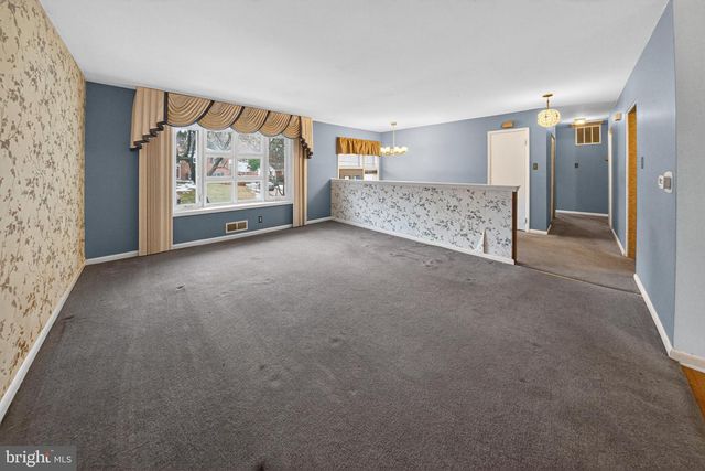 1030 CRESTHAVEN DR, Silver Spring, MD 20903