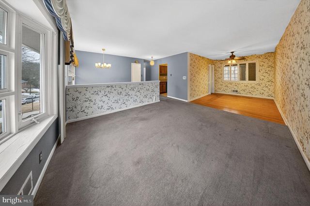 1030 CRESTHAVEN DR, Silver Spring, MD 20903