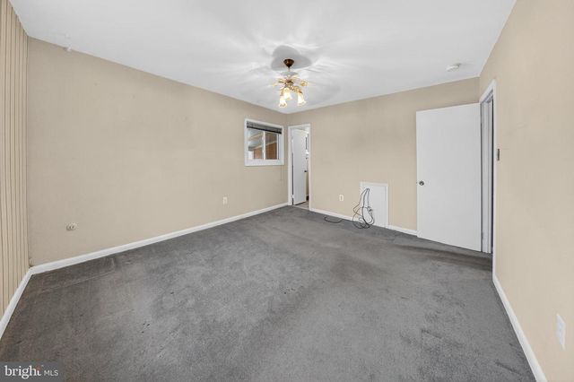 1030 CRESTHAVEN DR, Silver Spring, MD 20903