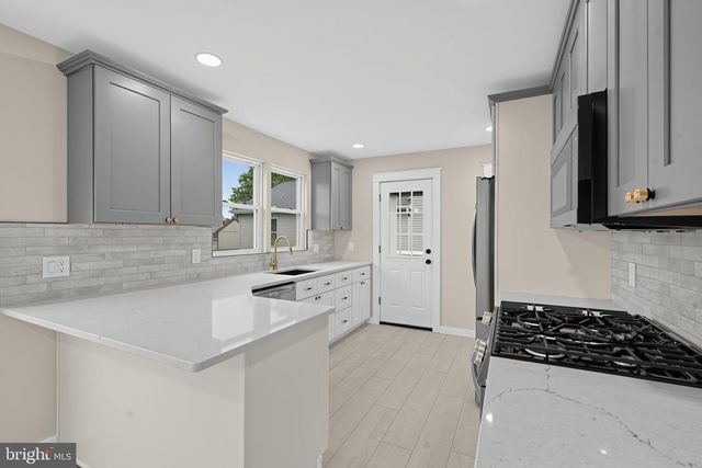 117 LOCUST AVE, Westville, NJ 08093