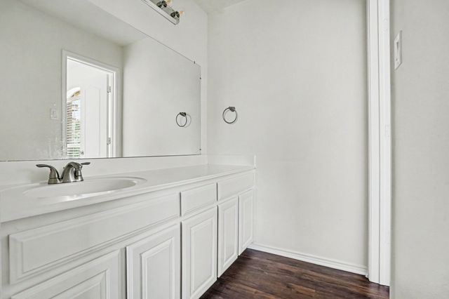 129 Hanover Street, Grand Prairie, TX 75052