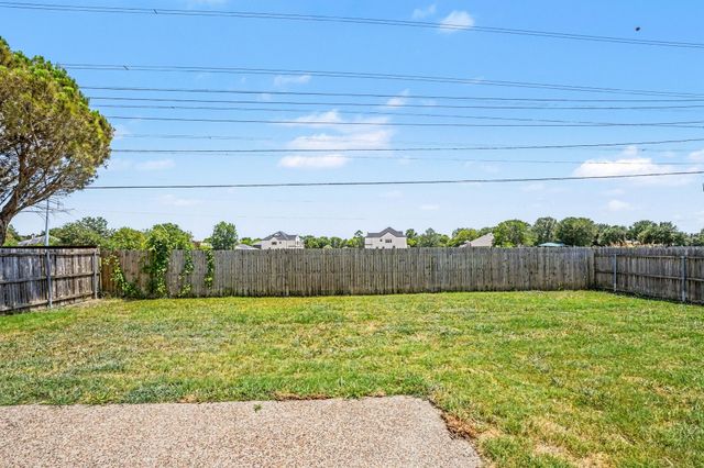 129 Hanover Street, Grand Prairie, TX 75052