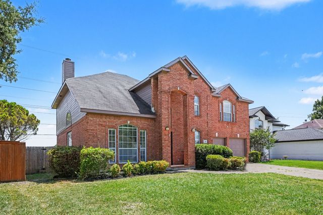 129 Hanover Street, Grand Prairie, TX 75052