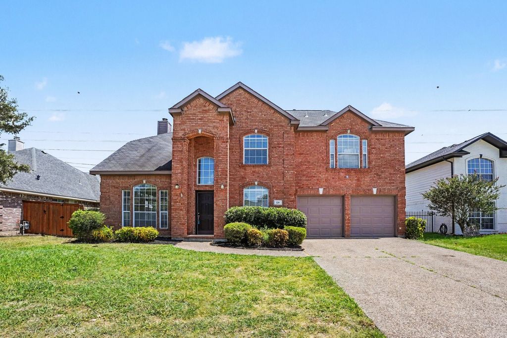 129 Hanover Street, Grand Prairie, TX 75052
