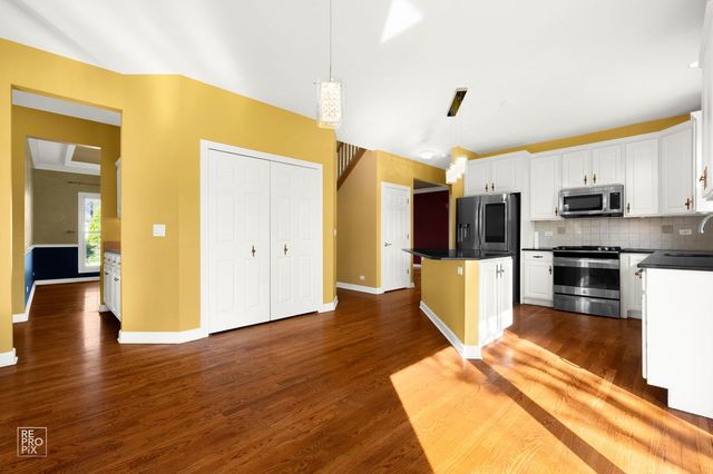2820 Fairhauser Court, Naperville, IL 60564