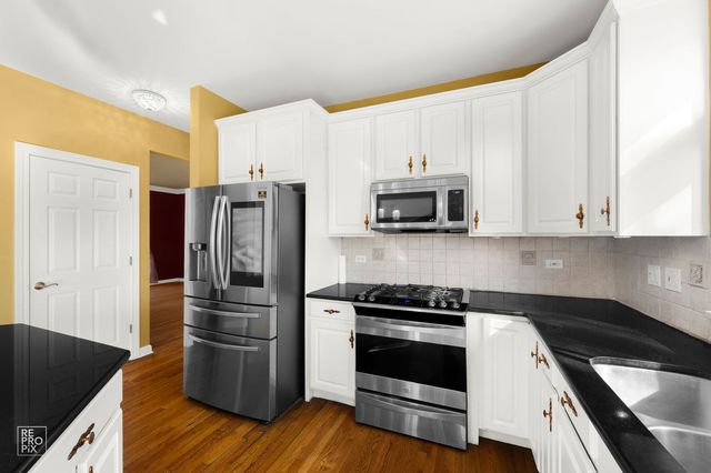 2820 Fairhauser Court, Naperville, IL 60564