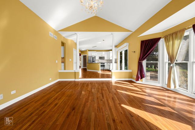 2820 Fairhauser Court, Naperville, IL 60564