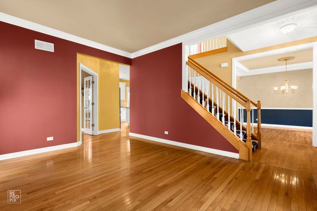 2820 Fairhauser Court, Naperville, IL 60564